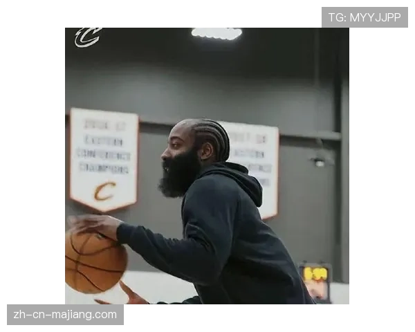 莫布里阿伦内线双塔被激活 哈登传球创造大量轻松得分机会